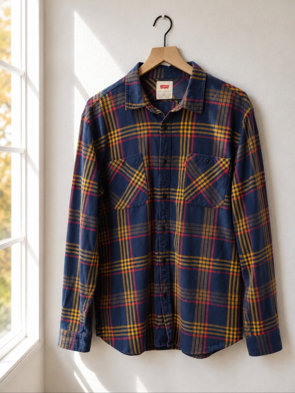 Levi's Plaid Flannel Button Up Shirt - Men's L - Grunge